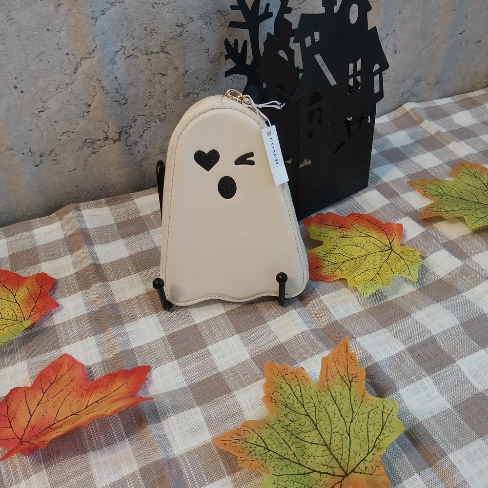 Cute Ghost-Shaped White Coin Case
